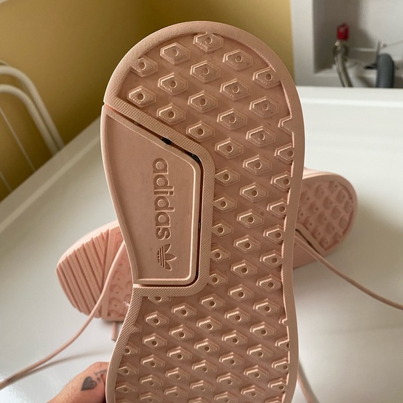 Pink Adidas size youth 4 - Picture 9 of 10